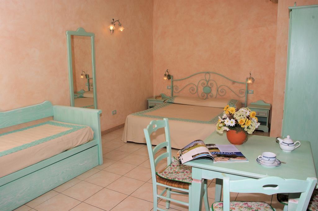 Residence Riva Azzurra Cannigione Room photo