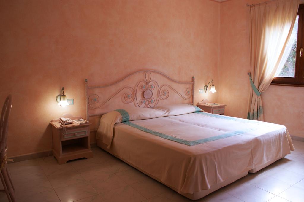 Residence Riva Azzurra Cannigione Room photo